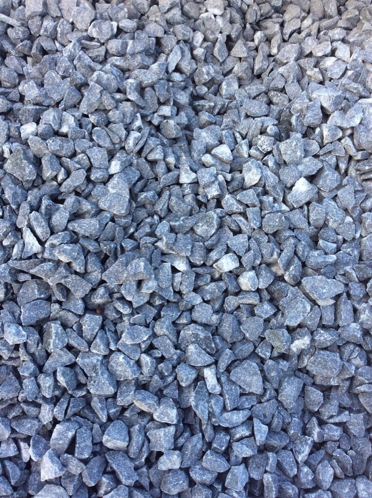 20 mm nevis grey garden and driveway chips / stones / gravel in