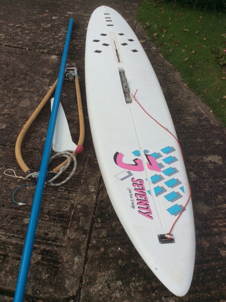 Vinta 370 beginners Windsurfer + 2 sails 5.5m PRO & SCR 4.5m. Old but
