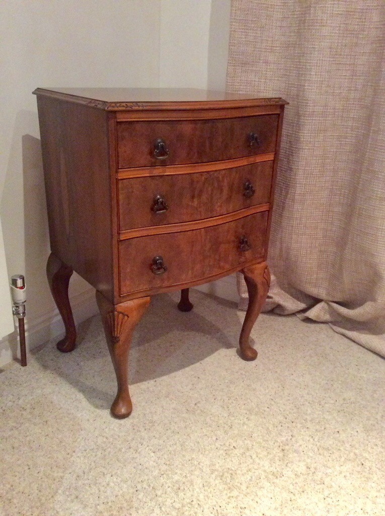 Small Antique Walnut Chest Of Drawers Bedside Lamp Table In