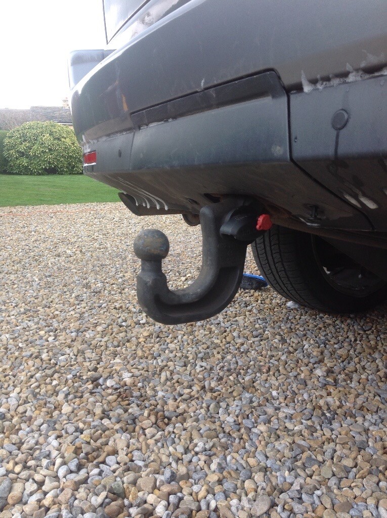 Range Rover Sport ( old shape) detachable tow bar in Wetherby, West