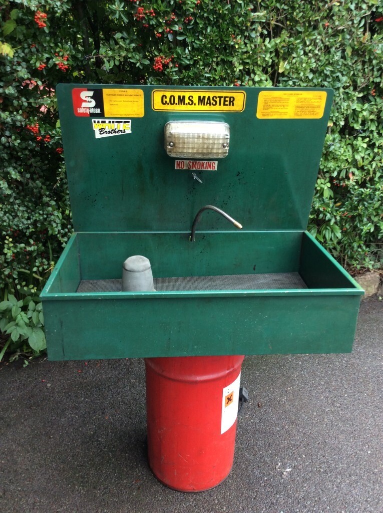 SafetyKleen parts washer with light and spare filter in Taunton