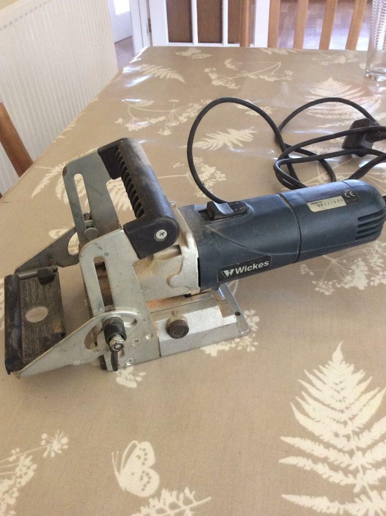 Biscuit jointer for 0, 10, 20 size biscuits. in Burford, Oxfordshire