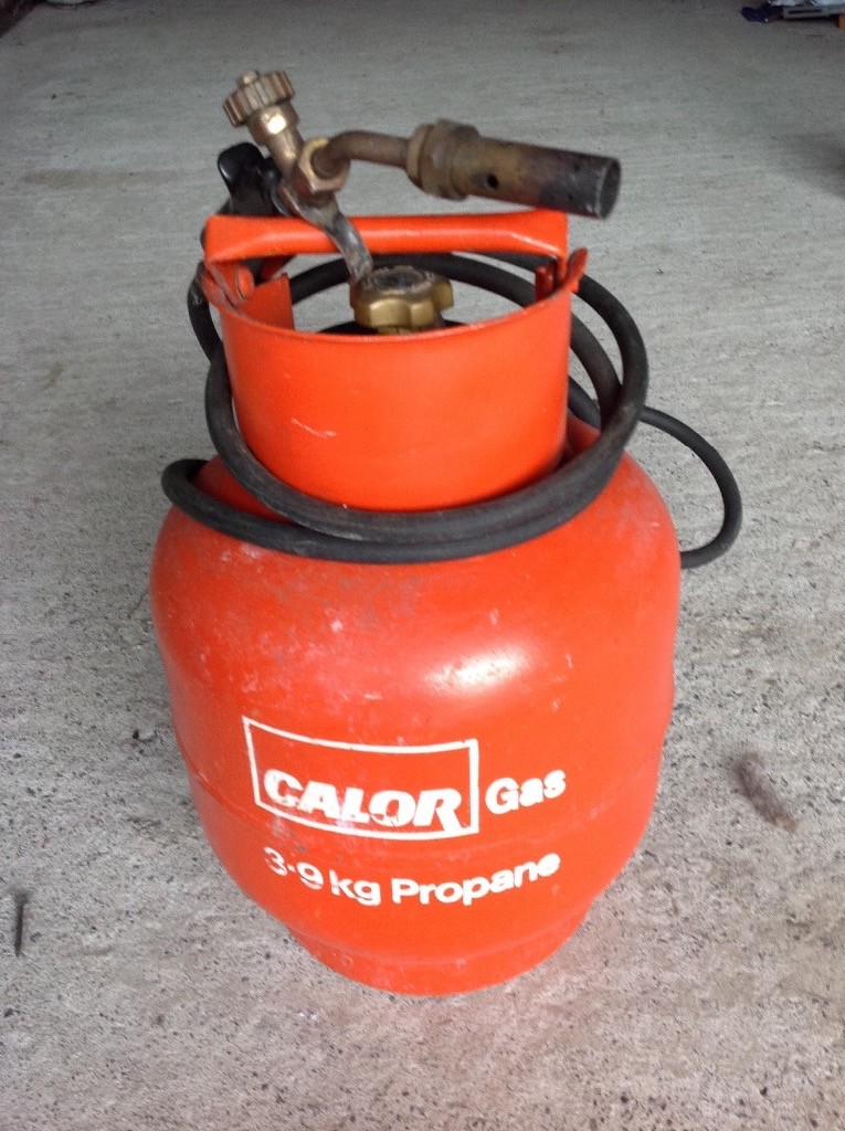 Calor gas propane 3.9 kg bottle complete with burner in Neath, Neath Port Talbot Gumtree