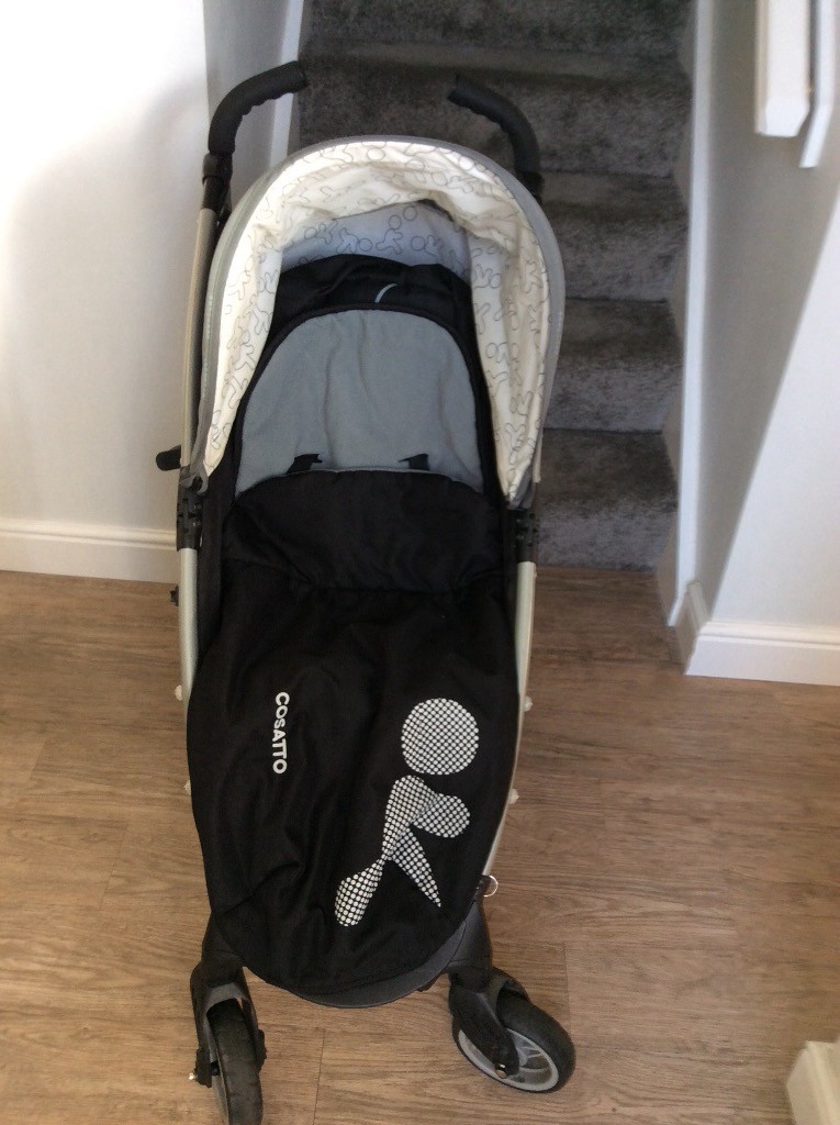 Cosatto stroller/pram with cosy toes and rain cover in Cumbernauld