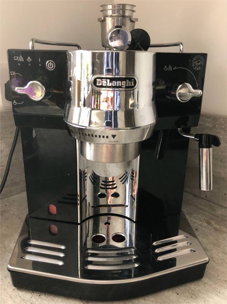 DeLONGHI EC820.B PUMP ESPRESSO COFFEE MACHINE in Fairmilehead
