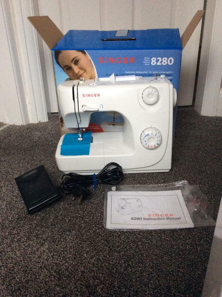 Singer 8280 Domestic Sewing Machine. Good working order in Beeston