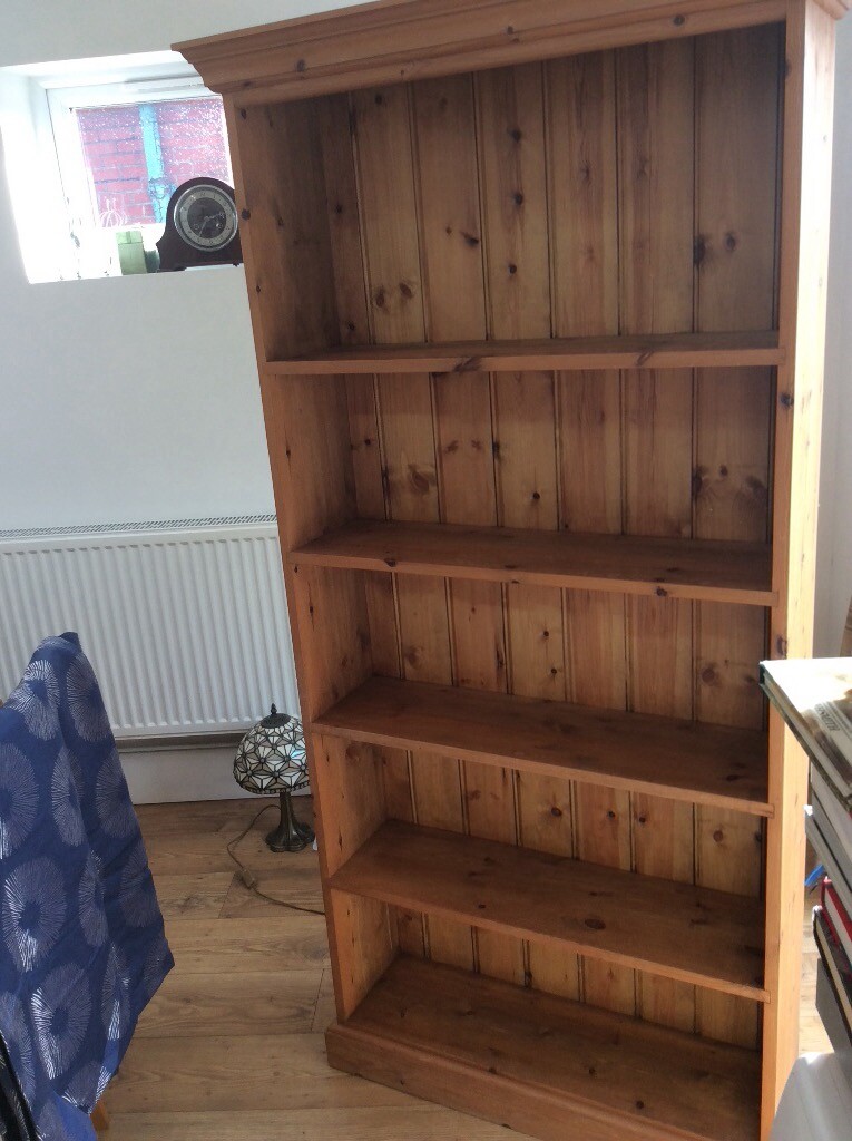 Beautiful traditional solid pine bookcase for sale. in Bournemouth