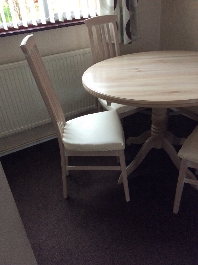 Washed oak round extendable dining table with 4 chairs ...