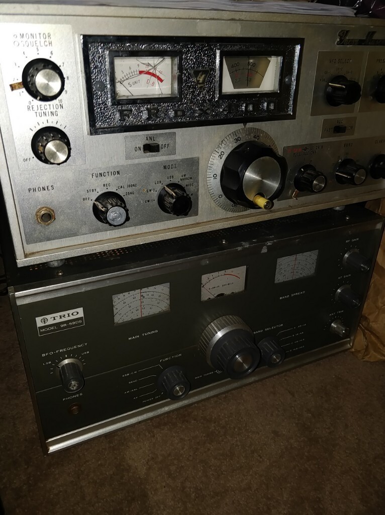 2x valve shortwave receivers for restoration in Ringwood, Hampshire