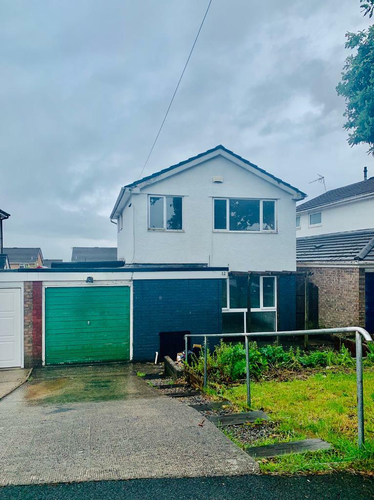 Large detached 3 bedroom house cefn glas area Bridgend in Bridgend
