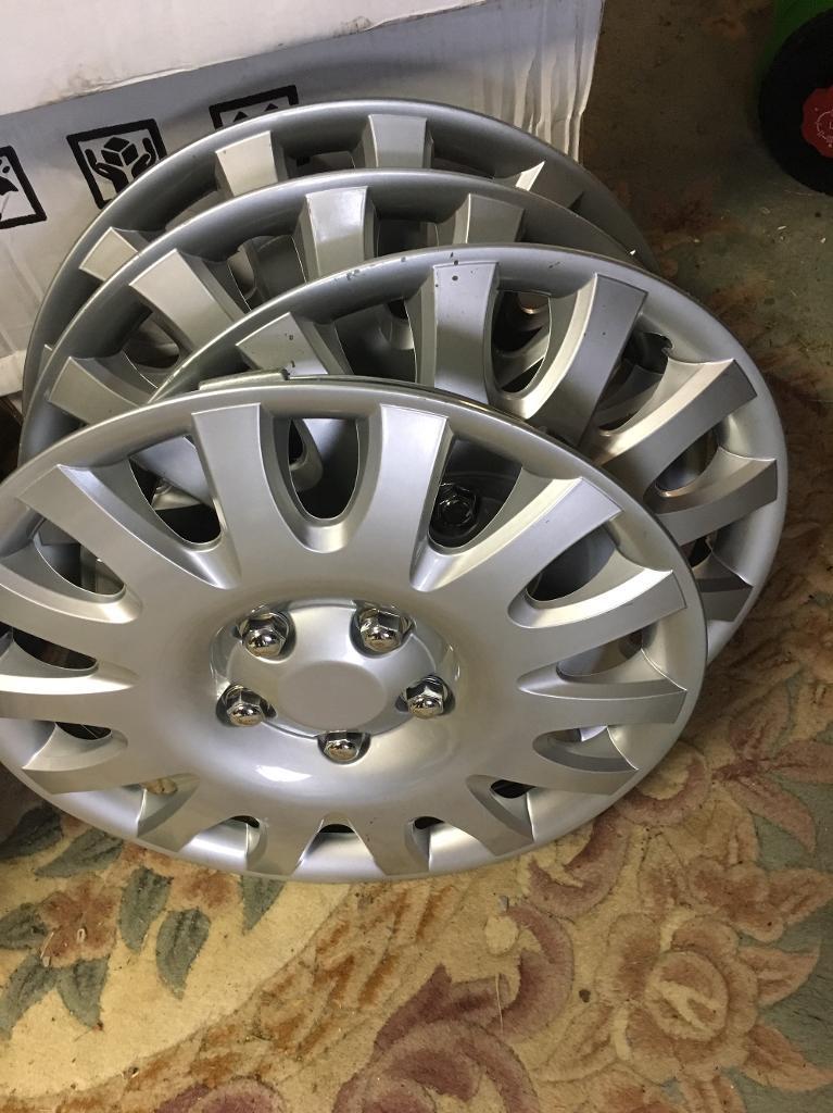 Set of 4 Mazda Bongo Hub Caps and rims 15 inch in Southside
