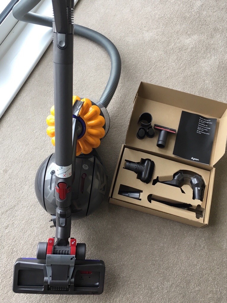 Dyson DC28 Multi Floor + Home Cleaning Kit in Welwyn Garden City