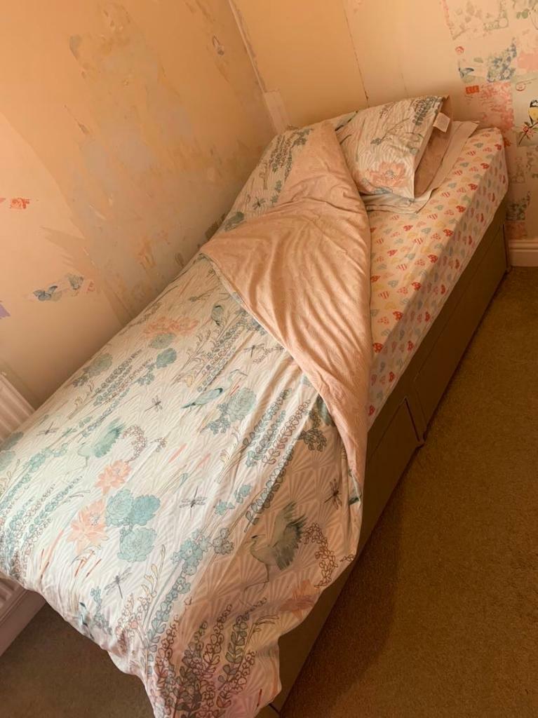 Single divan bed with 2 drawers. No mattress in Barnard Castle