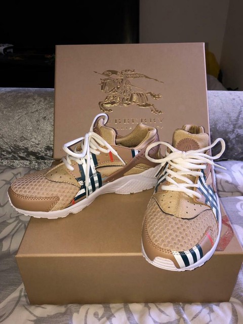 burberry nike huaraches