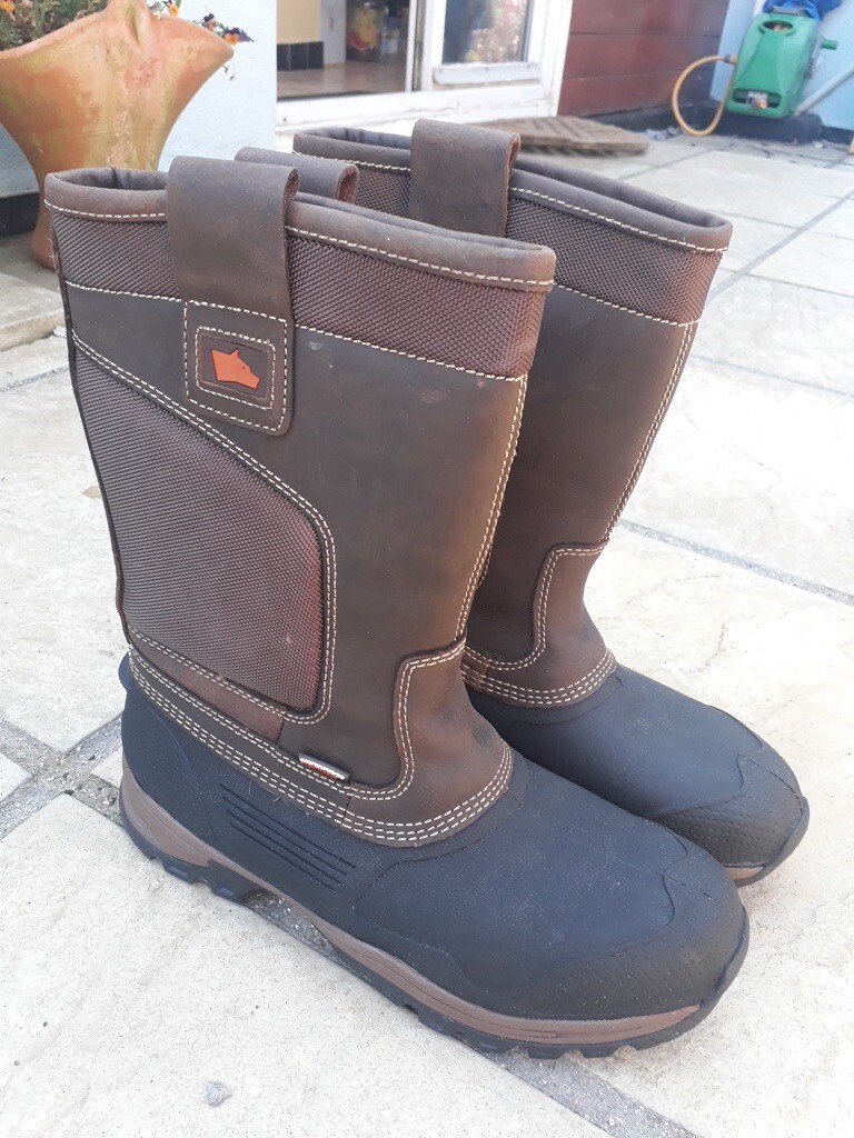 hyena nevis boots