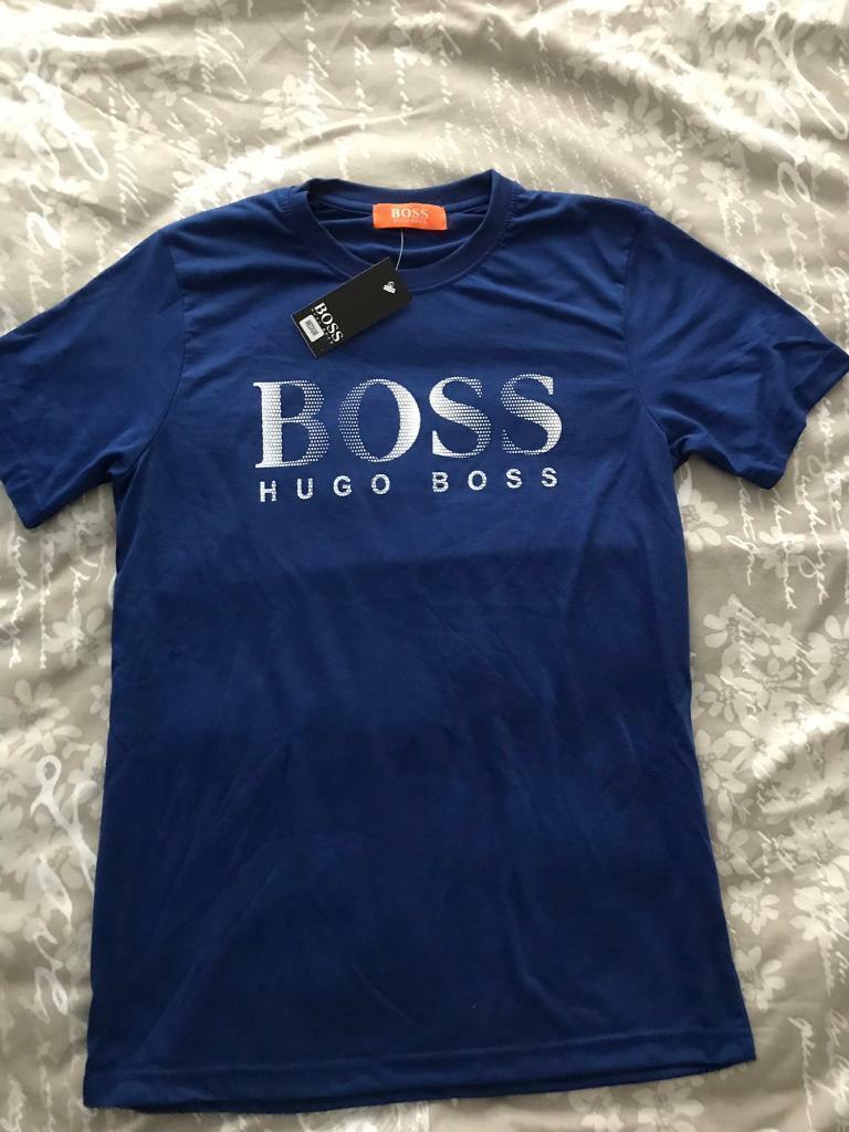 navy blue hugo boss t shirt
