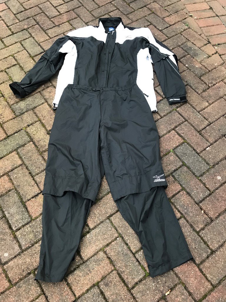 mizuno waterproofs