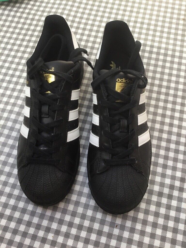 adidas superstar black size 6