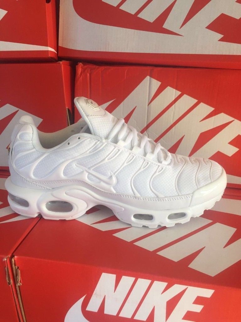 white nike tns mens