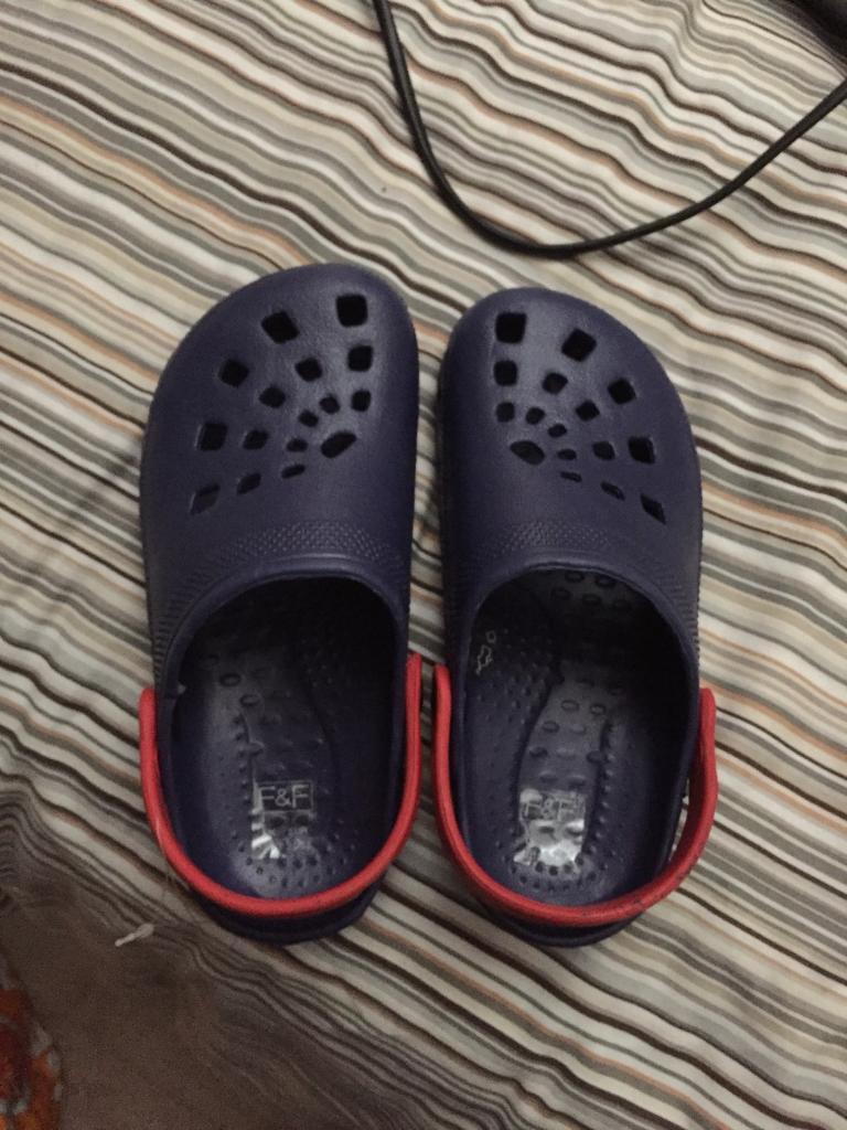 tesco childrens crocs