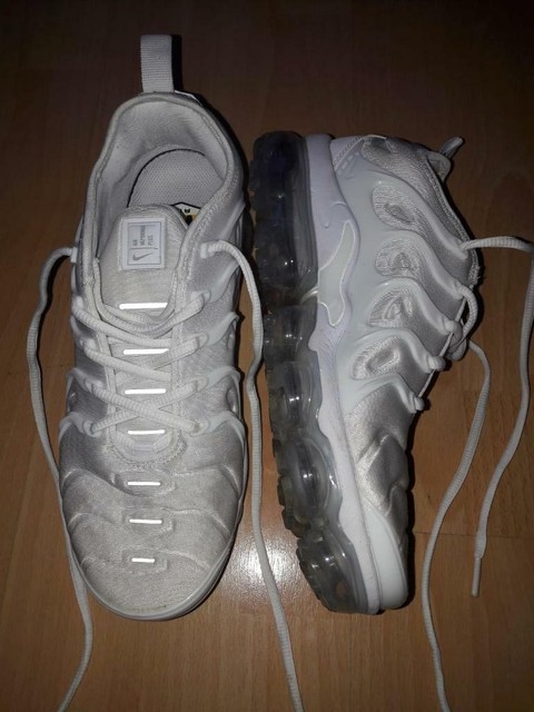 vapormax plus white size 6