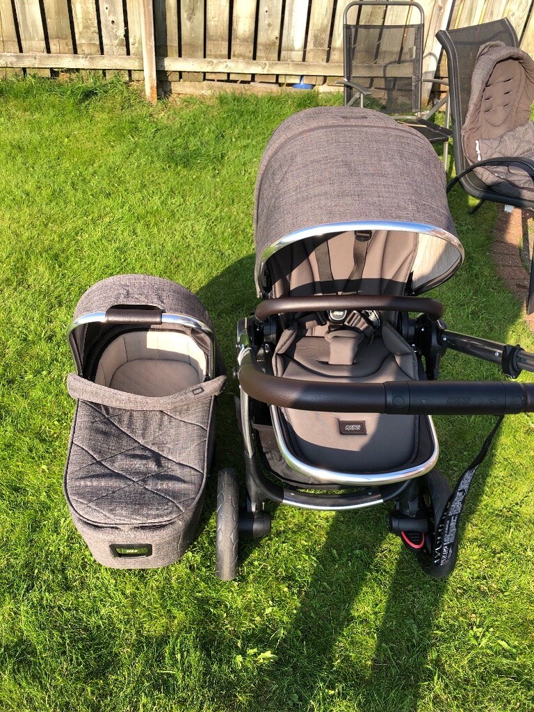 Ocarro chestnut footmuff 2025