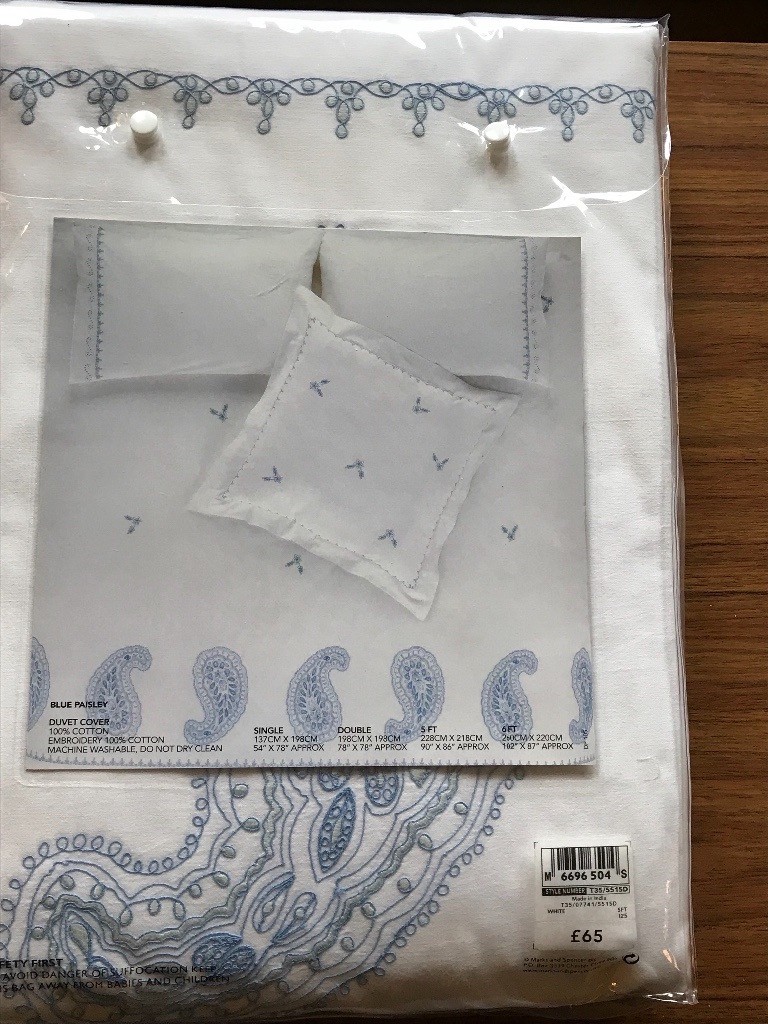 Marks and Spencer King size embroidered duvet cover in Newlands