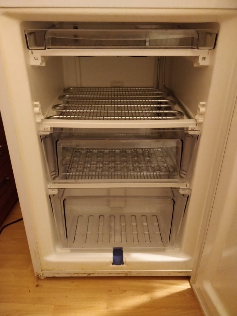 Hotpoint Ice Diamond fridge freezer *Awaiting uplift* in Carntyne, Glasgow Gumtree