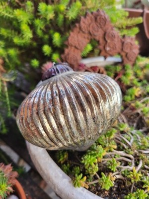 Boule de sapin de Noël Athrios rainures grand marron-or vieilli brillant boul...
