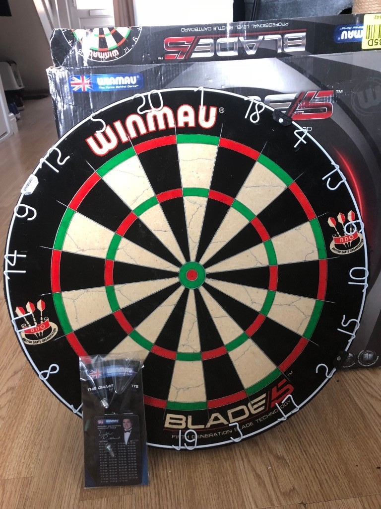 winmau blade 5 dart board and stand in Cumbernauld, Glasgow Gumtree