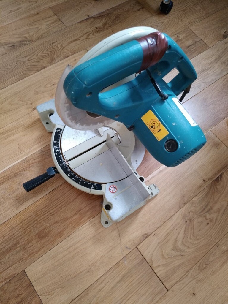 Makita LS1040 Mitre saw 240v | in North London, London | Gumtree
