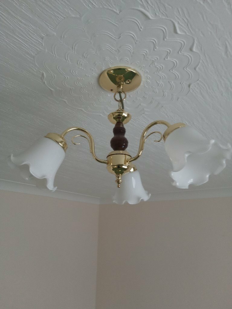 3 X Ceiling Lights With 2 Matching Wall Lights Free In Clacton