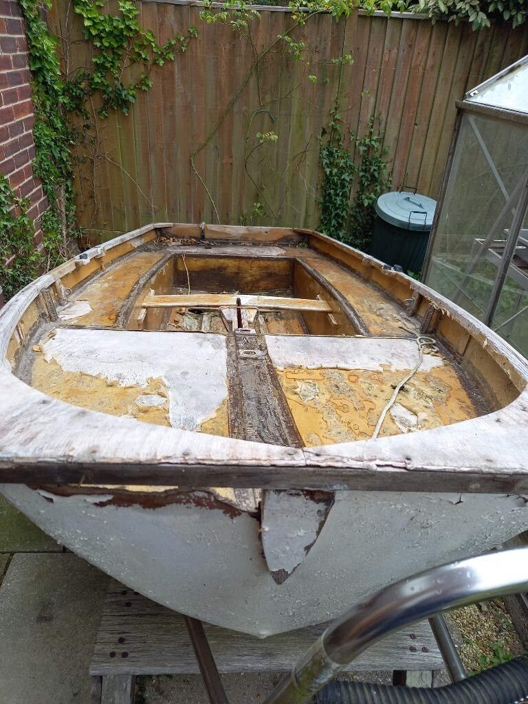 Restoration project? 1970s Mirror Dinghy in New Milton, Hampshire