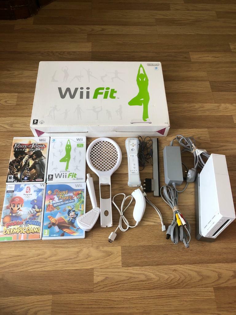 Nintendo Wii console white with Wii fit board bundle in Leyton