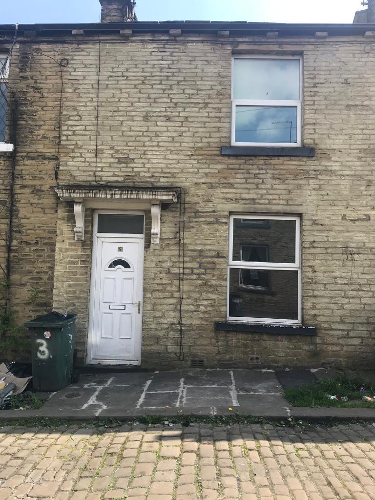 2 Bedroom Unfurnished Property to let in Bd7 in Bradford, West