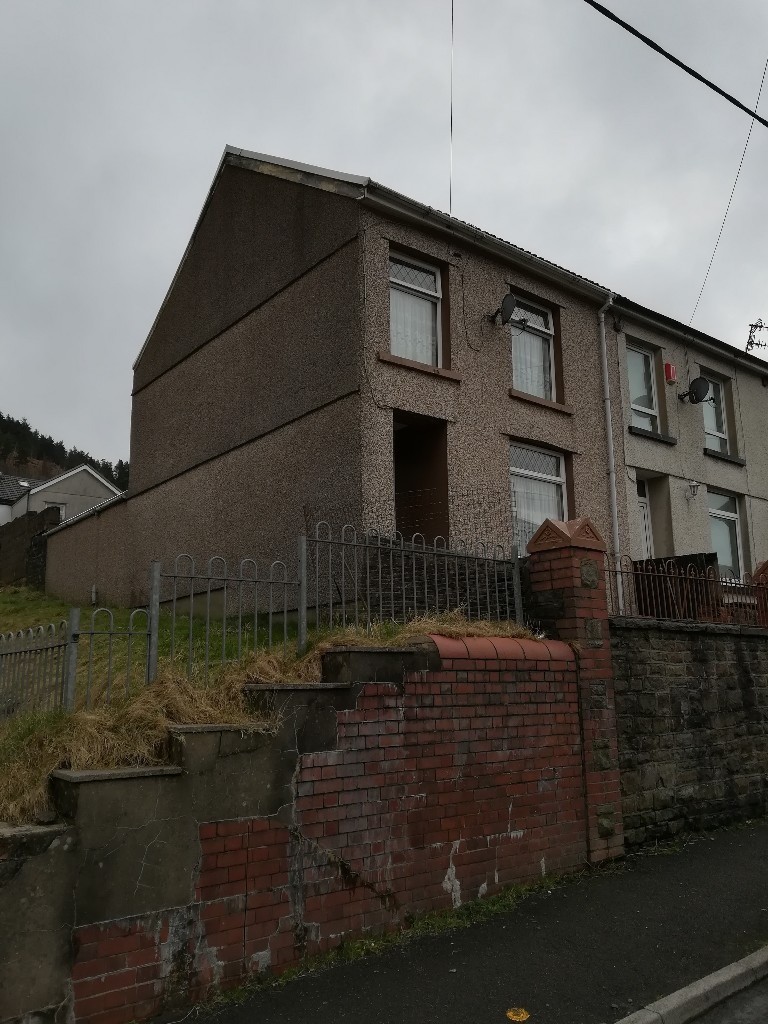 Three bedroom house for sale in Jones Street Tonypandy in Tonypandy