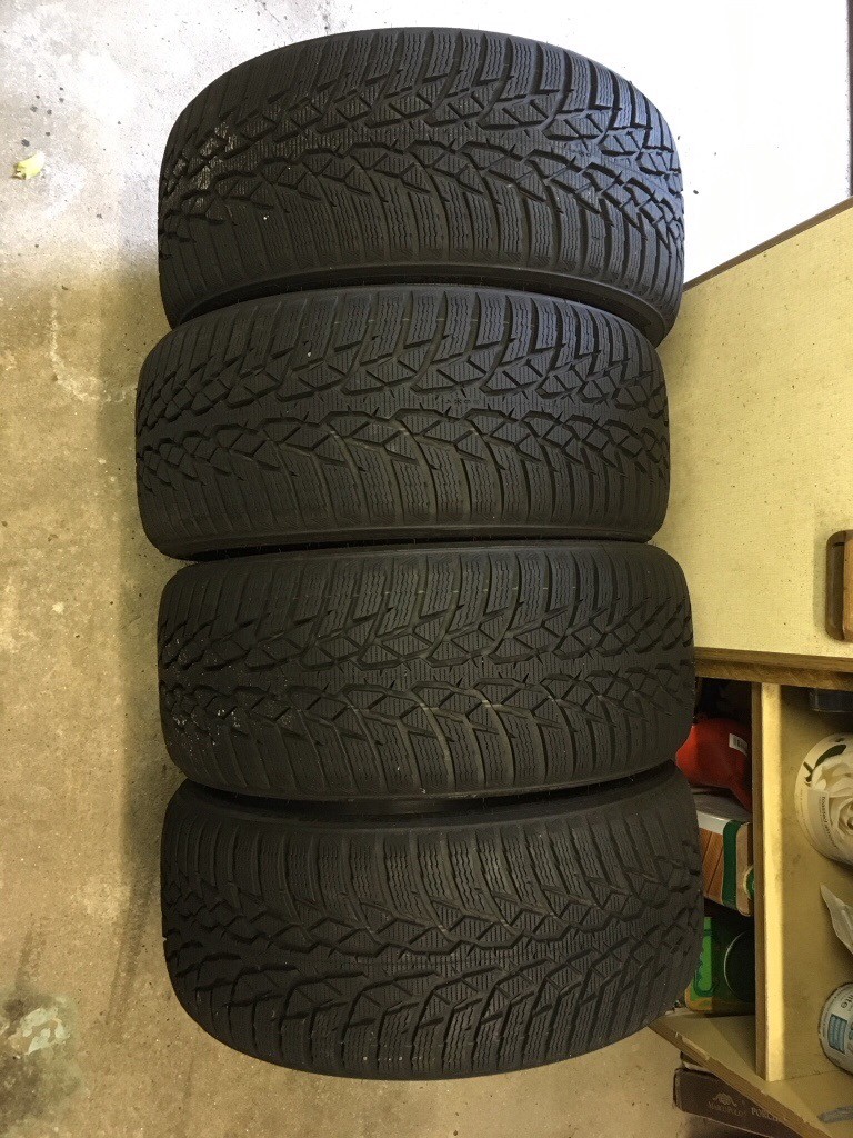 Nokian WR D4 winter tyres 235 35 19 4 Tyres excellent condition in