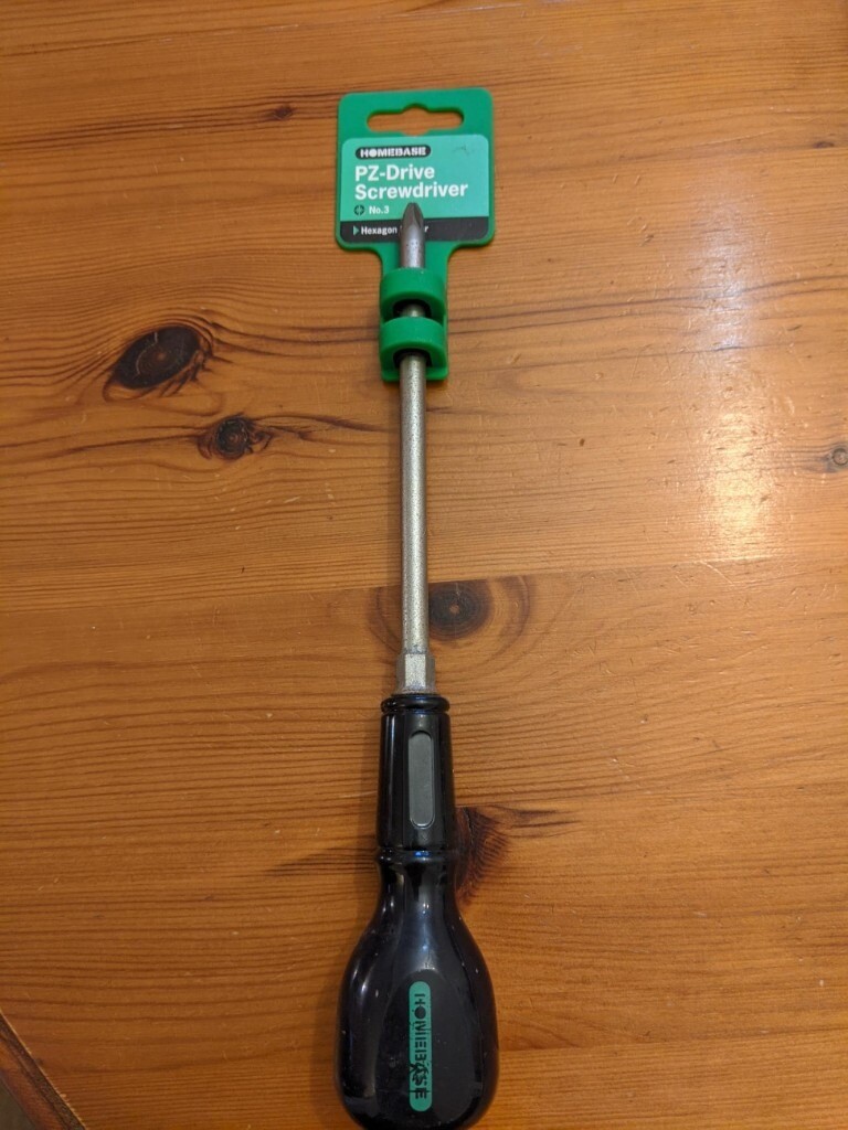 HOMEBASE POZIDRIV SCREWDRIVER NO. 3 HEXAGON BOLSTER 150MM BLADE LENGTH