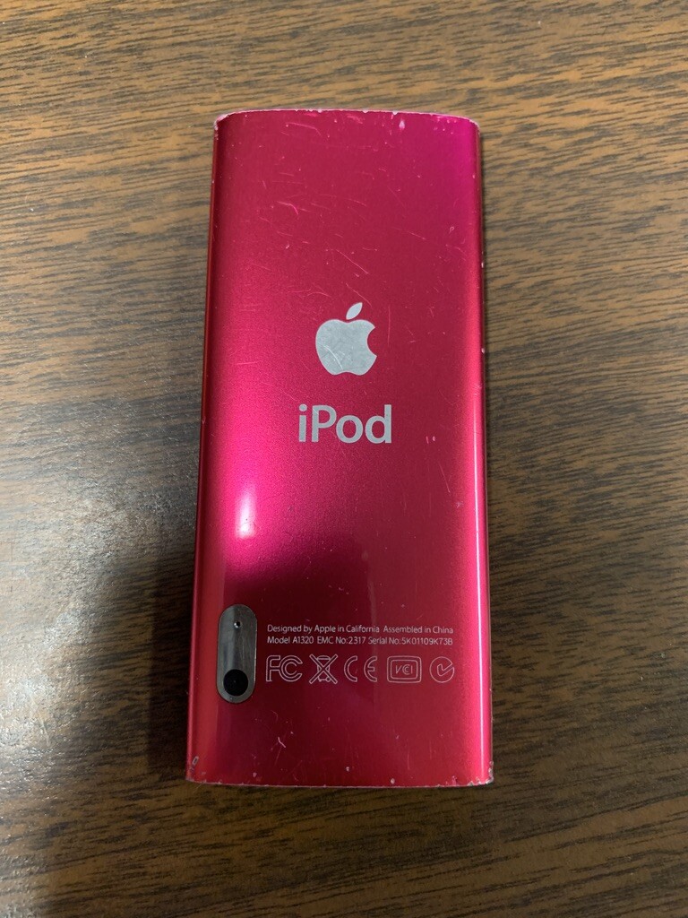 Apple iPod nano 5th Generation Pink (16 GB) Bundle