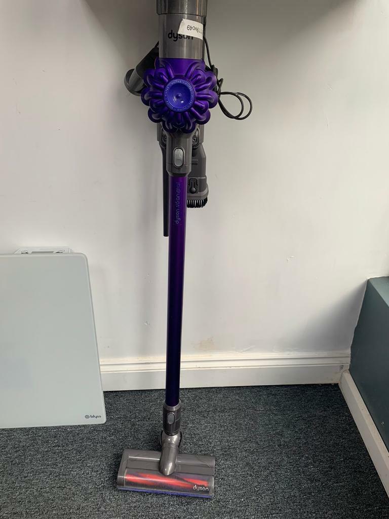 dyson v6 animal charging light