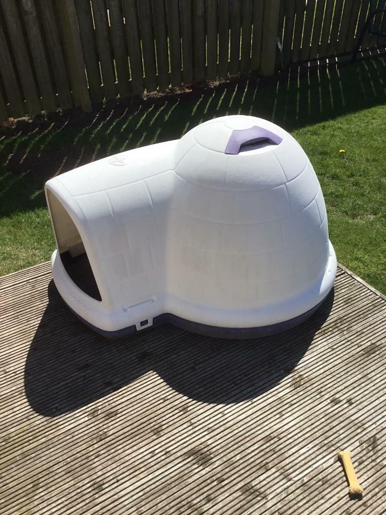 Indigo large dog igloo kennel £60 in Broughty Ferry, Dundee Gumtree