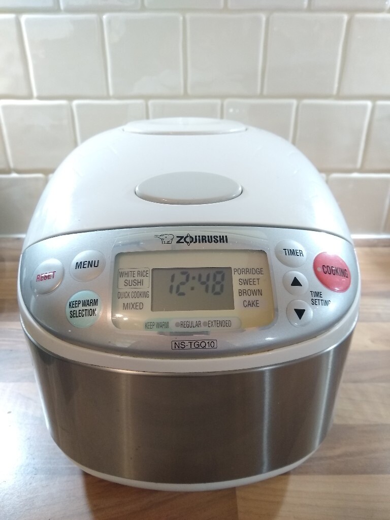 Zojirush Japanese Rice Cooker NSTGQ10 5 cup capacity in Oakwood