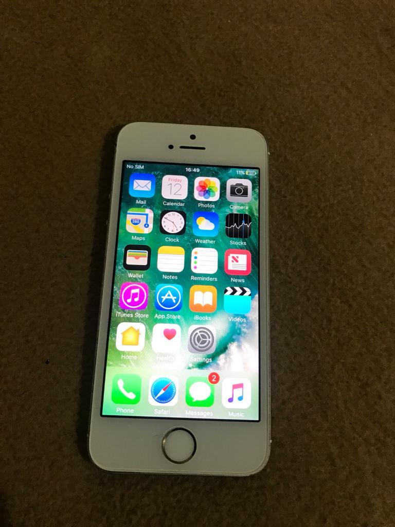Apple iPhone 5s white 16gb Unlocked in Southall, London Gumtree