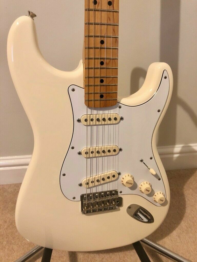 2015 Fender Jimi Hendrix Signature Stratocaster Guitar Olympic White