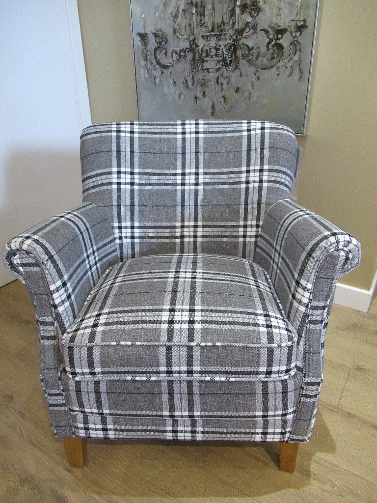 Brand New Ex display Stylish Black White and Grey Tartan ...