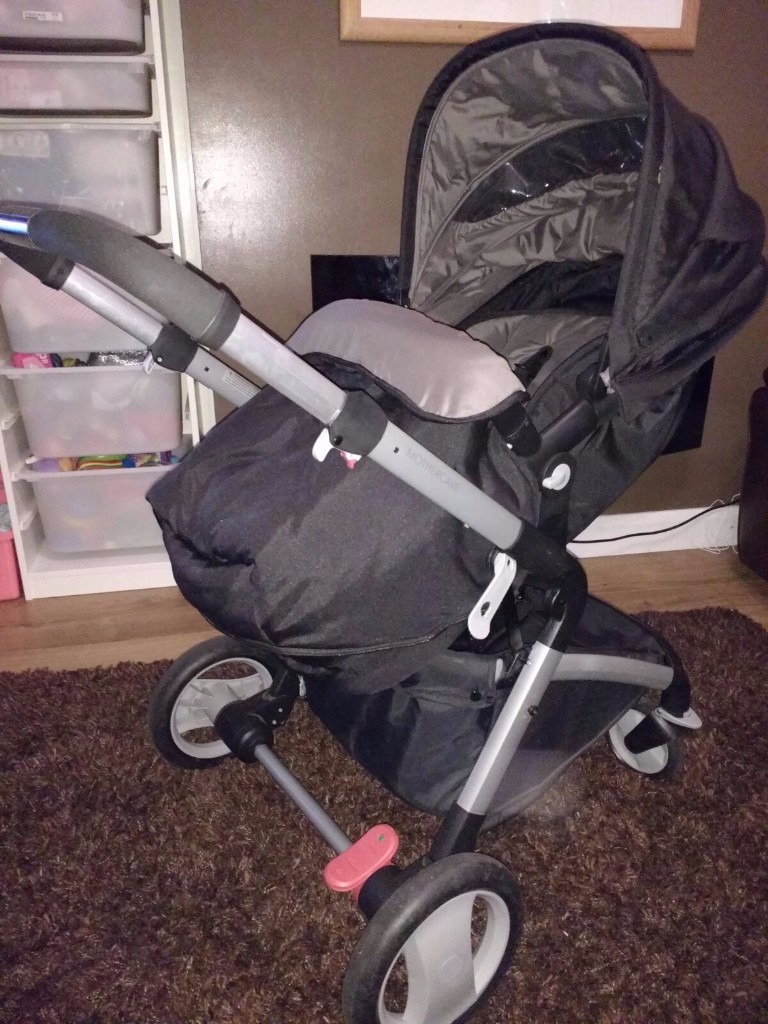Mothercare Roam 3in1 Travel System inlcuding Isofix Base (for car