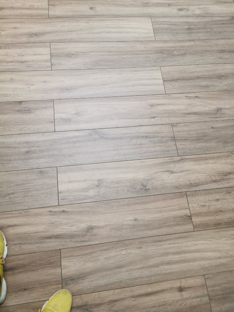 Laminate flooring, hardwood, vinyl flooring fitting service in