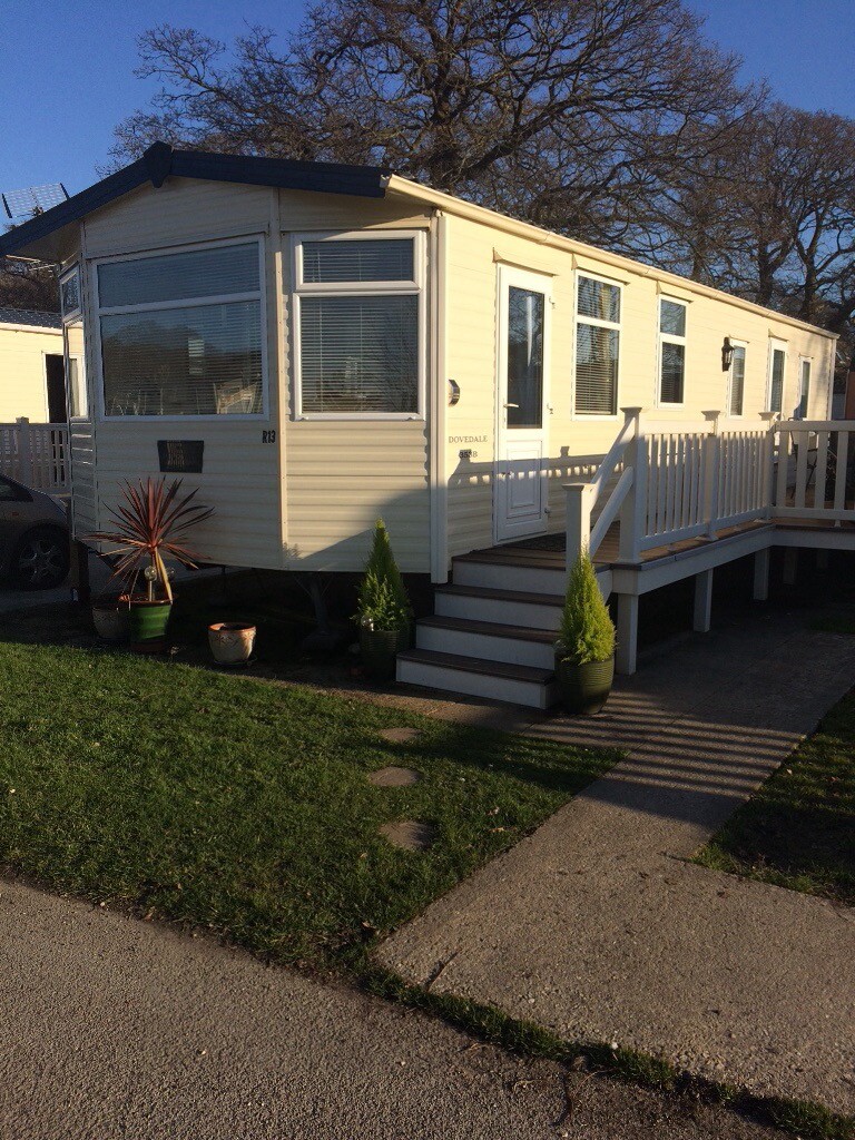 Lovely 3 beds caravan for sale on 5* Hoburne Park in Christchurch in