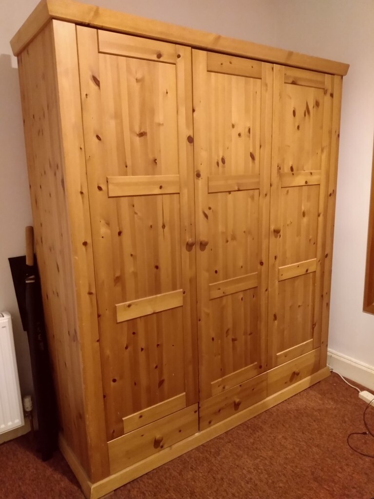Big wardrobe in Edinburgh Gumtree