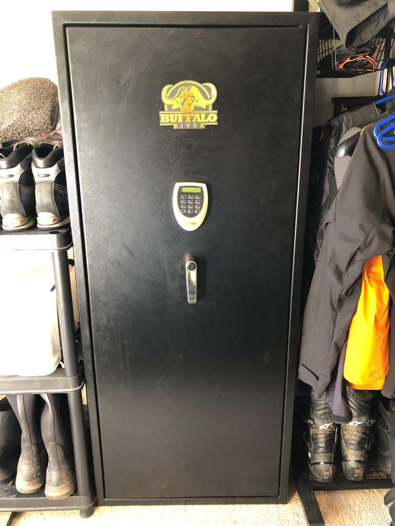 Buffalo River Gold Series 14 Gun Safe Cabinet In Plymouth Devon